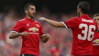 Henrikh Mkhitaryan tampil bagus untuk Manchester United pada laga melawan Swansea City. MU menang 4-0, dia mengkreasikan dua gol. (Foto: Getty Images / Ian Walton)