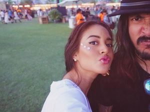 Sweet Moment! Gaya Pacaran Seru Ello dan Aurelie Moeremans