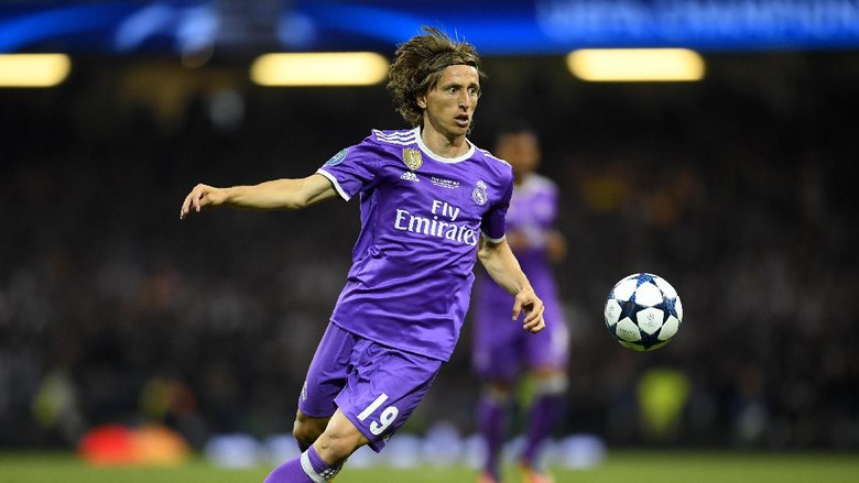 Modric Absen Hadapi Barcelona… Akibat Kartu Merah Tiga Tahun lalu Modric Absen Hadapi Barcelona… Akibat Kartu Merah Tiga Tahun lalu