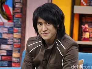 Kisah Sedih Kevin Aprilio yang Punya Utang 17 M Kisah Sedih Kevin Aprilio yang Punya Utang 17 M