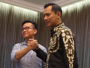 Video Kala Gibran-Agus Yudhoyono Saling Lempar Pujian Video Kala Gibran-Agus Yudhoyono Saling Lempar Pujian