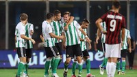 Milan tertinggal lebih dulu setelah Betis mencetak gol lewat tendangan Fabian Ruiz di menit ke-67. Foto: Maurizio Lagana/Getty Images