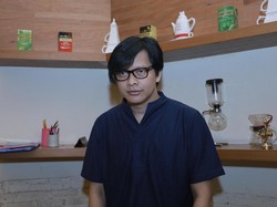 Armand Maulana Mengenang Saat GIGI Jumpai KH Ahmad Buchori Masruri