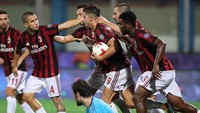 Para pemain Milan merayakan gol Andre Silva. Foto: Maurizio Lagana/Getty Images