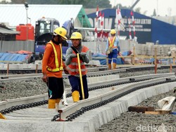 Rel MRT Sudah Terpasang di Depo Lebak Bulus