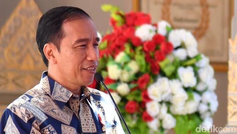 Bertemu Pegiat Medsos, Jokowi Pamer Proyek Infrastruktur