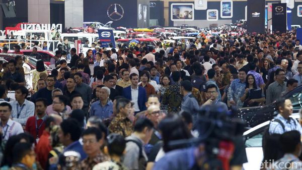 Begini Keramaian GIIAS di Hari Pertama