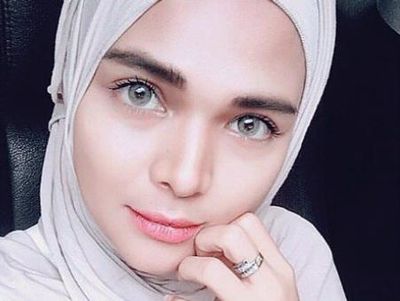 Enji, Kamu Nggak Nyesel Talak Istrimu yang Cantik Ini?
