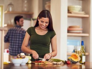 10 Kebiasaan Buruk di Dapur Ini Sebaiknya Tak Dilakukan Lagi (1) 10 Kebiasaan Buruk di Dapur Ini Sebaiknya Tak Dilakukan Lagi (1)