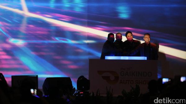Menteri Airlangga Buka Pameran Otomotif GIIAS 2017