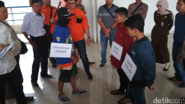 Rekonstruksi penganiayaan Ricko Andrean