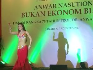Heboh Video Penampilan Tari Perut di Depan Menteri Heboh Video Penampilan Tari Perut di Depan Menteri