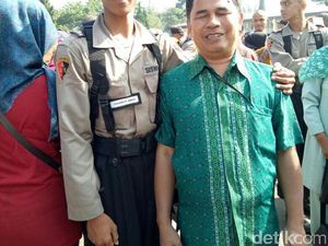 Cerita Agus Disabilitas yang Anaknya Lulus SPN dengan Nilai Terbaik Cerita Agus Disabilitas yang Anaknya Lulus SPN dengan Nilai Terbaik