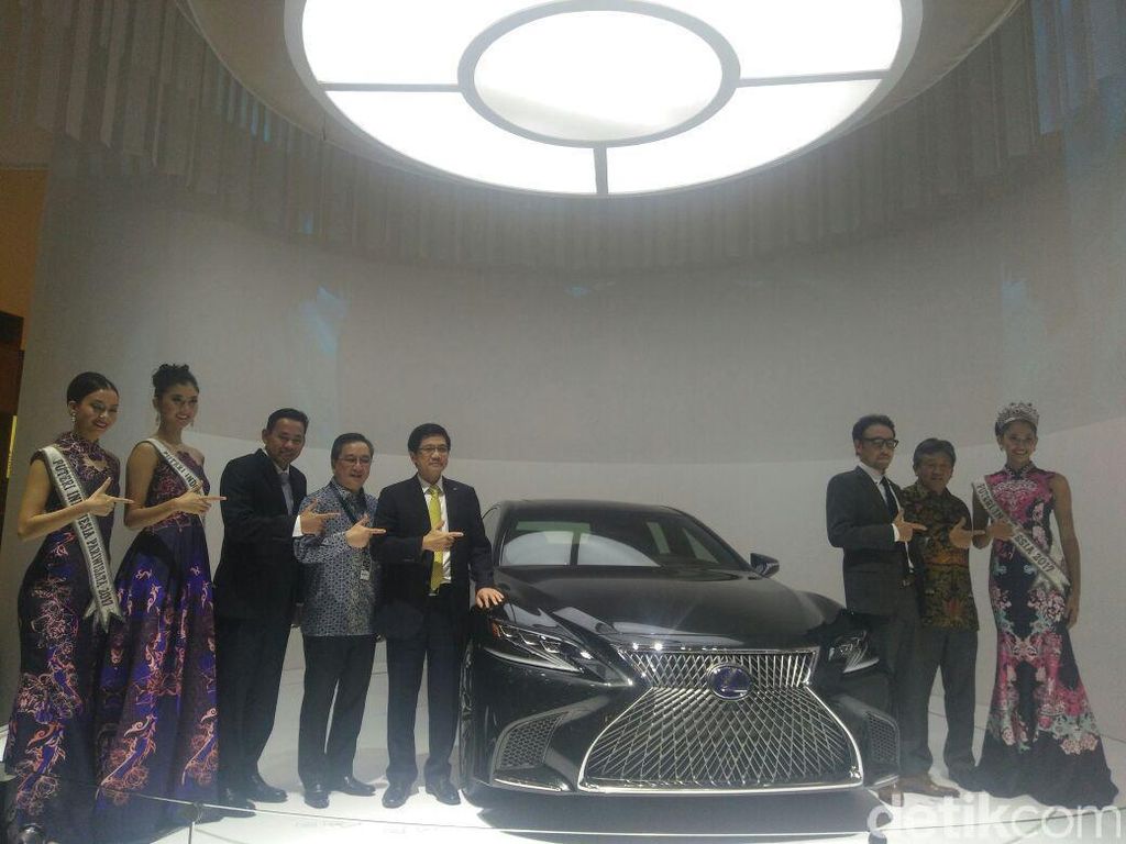 Istimewa, Lexus Luncurkan Mobil yang di Jepang pun Belum Ada Istimewa, Lexus Luncurkan Mobil yang di Jepang pun Belum Ada