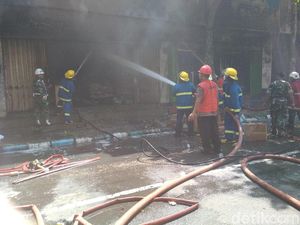 Kebakaran Lima Ruko Tak Kunjung Padam, Ini Kata Bupati Tulungagung