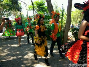 Fashion Show Busana Daur Ulang Peringati Hari Lingkungan Hidup