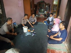 Kapolres Sukabumi Sambangi Rumah Bocah yang Tewas di Sekolah