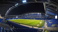 Falmer Stadium, atau disebut sebagai The Amex Stadium terkait alasan sponsor, merupakan markas dari Brighton & Hove Albion yang baru kali ini main di Premier League. Terletak di Brighton, kapasitas stadion ini tercatat mencapai 30.750. (Foto: Mike Hewitt/Getty Images)