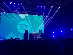 Kejutan Spesial Dipha Barus Tutup Spotify on Stage