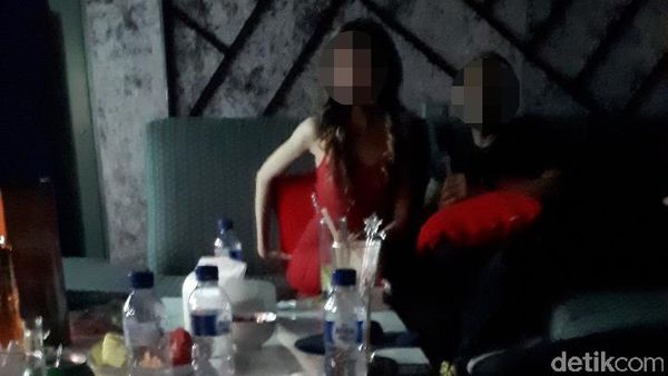 Foto: Karaoke Dewasa yang Heboh di Surabaya