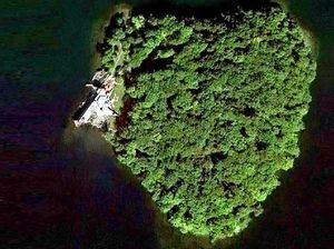 Foto : Pulau Indah Berbentuk Hati Ini Dijual Rp 200 Miliar Saja
