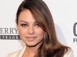 Kata Mila Kunis, Ini Waktu Terbaik Bicara Soal Anak Sama Suami