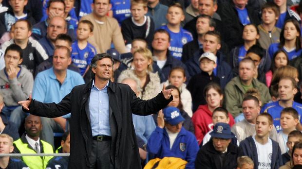 Deret Masalah Mourinho dengan Liverpool