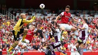 2013 - Arsenal 1-3 Aston Villa. Arsenal unggul cepat lewat gol Olivier Giroud di menit ke-6, tapi dua gol Christian Benteke menginspirasi Villa untuk berbalik menang dan mengejutkan tim tuan rumah di Emirates. (Foto: Clive Mason/Getty Images)