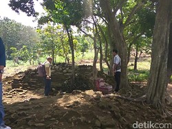 Petapa Berdatangan, Kerusakan Candi Patakan Makin Parah