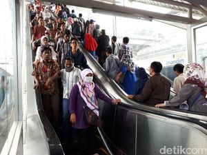 Ini Alasan Stasiun Tanah Abang Jadi Percontohan Aturan Eskalator