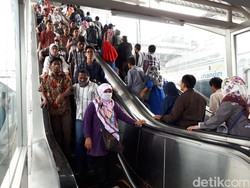 Ini Alasan Stasiun Tanah Abang Jadi Percontohan Aturan Eskalator