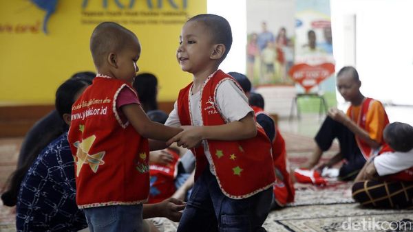 Melihat Secercah Kebahagiaan Anak-anak Penderita Kanker