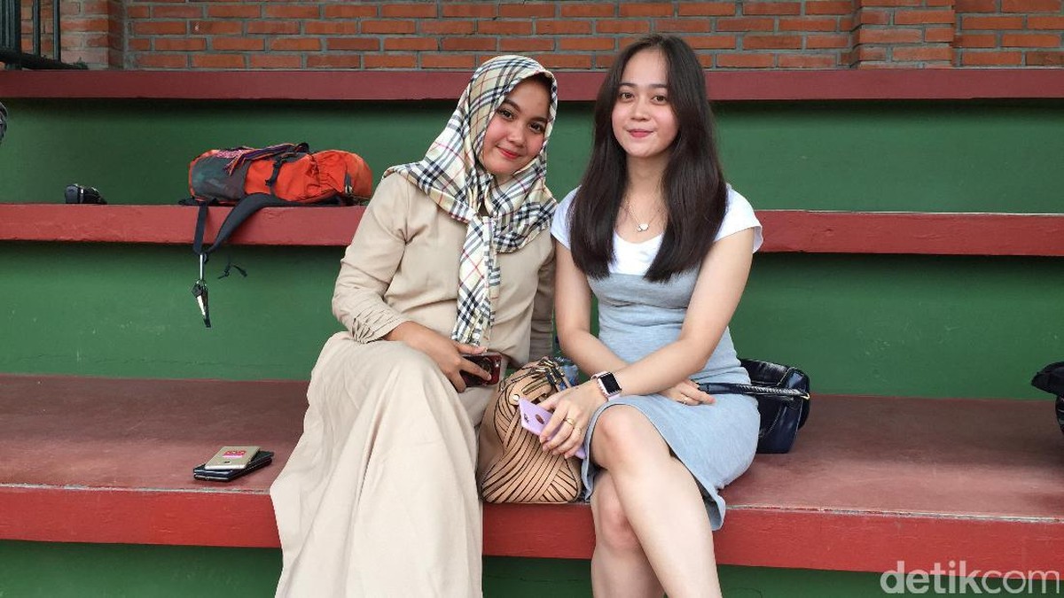 Pacar Muhammad Hargianto, Maureen Gania (kiri) dan kekasih Hansamu Yama, Zakiera Fara Nisha (Femi Diah/detikSport)