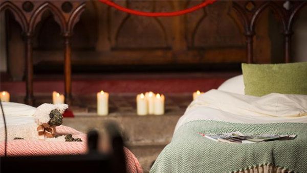 Foto: Kemping Dalam Gereja Tua