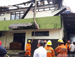 Pabrik Makanan Ringan di Bandung Terbakar