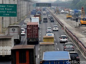 Truk Besar Dilarang Masuk Tol, Pengusaha: Mobil Pribadi Dikurangi