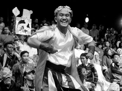 Momen Caisar Joget, Hijrah hingga Joget Lagi