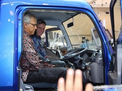 Iwan Fals Bakal Manggung Pakai Truk Colt Terpanjang