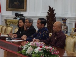 Presiden Jokowi Bertemu Wakil PM Singapura di Istana