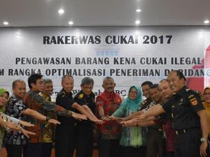 Jurus DJBC Kejar Penerimaan Cukai Rp 153,1 Triliun Jurus DJBC Kejar Penerimaan Cukai Rp 153,1 Triliun