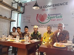 OJK Gelar Sosialisasi Keuangan Syariah di Mal