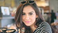 6 Potret Artis Cantik Blasteran Berdarah Bali, Pesonanya Beda