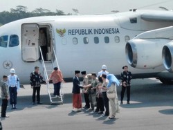Kenakan Kain Sarung, Jokowi Siap Safari Pesantren di Jember