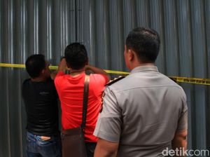 Densus Geledah Ruko Tempat Bertemu DG dengan Teroris Kampung Melayu Densus Geledah Ruko Tempat Bertemu DG dengan Teroris Kampung Melayu