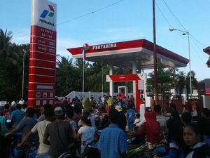 Dihadang Ombak, Pertamina Kesulitan Kirim BBM ke Pulau Masalembu