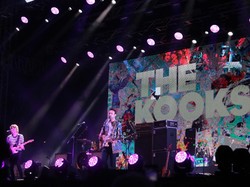 The Kooks Sempurnakan Hari Pertama We The Fest 2017
