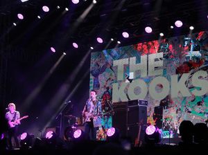 The Kooks Sempurnakan Hari Pertama We The Fest 2017 The Kooks Sempurnakan Hari Pertama We The Fest 2017