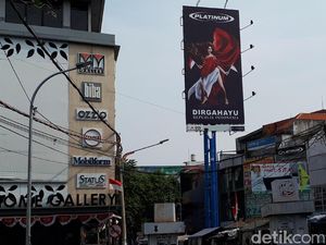 Platinum Minta Maaf Atas Iklan HUT RI dengan Model Pamer Paha Platinum Minta Maaf Atas Iklan HUT RI dengan Model Pamer Paha