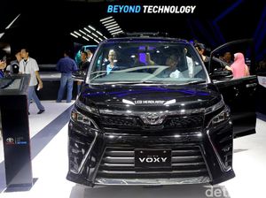 Banyak Pesaing, Toyota Masih Fokus di Segmen MPV Banyak Pesaing, Toyota Masih Fokus di Segmen MPV