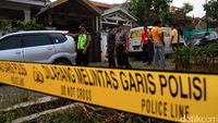 Densus 88 Geledah Rumah Terduga Teroris di Sumedang